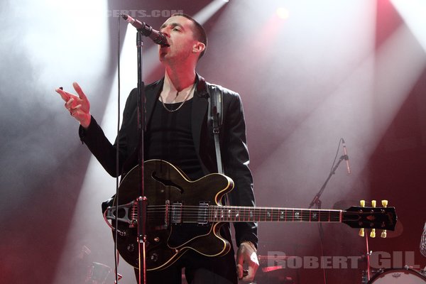 MILES KANE - 2022-04-28 - PARIS - Olympia - 